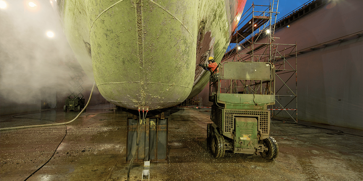 Scheepsreiniger en coater